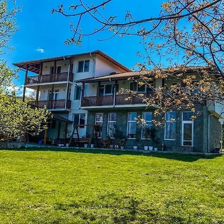 Πανσιόν Au Nature Golyama Zhelyazna